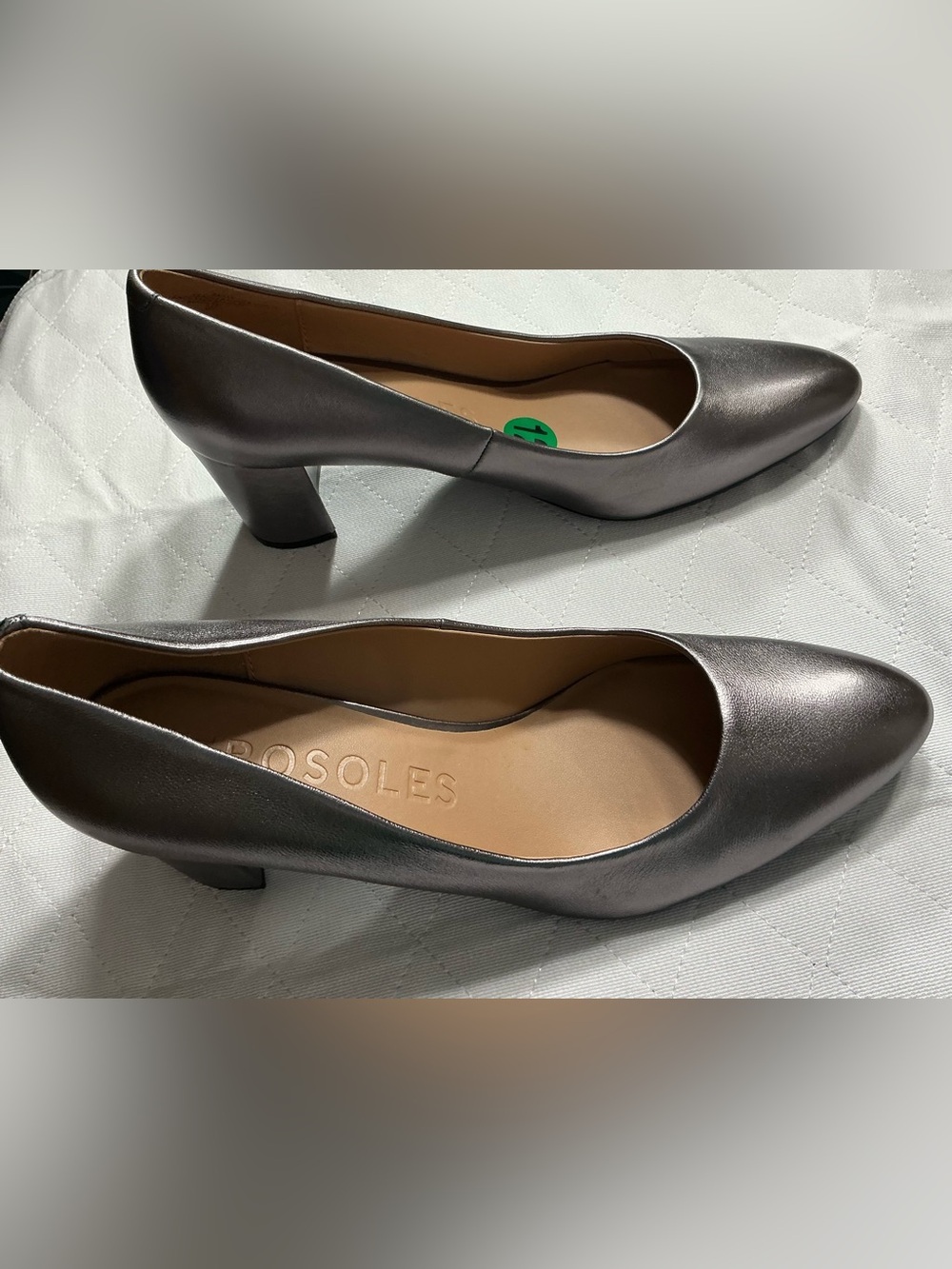 NWOB Aerosoles Betsy Gunmetal Metallic Leather Block Heel Pumps 12 - Picture 2 of 11